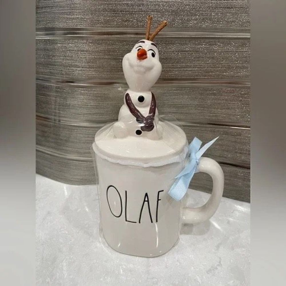 NWT Adorable! Rae Dunn Glossy White Olaf White Ceramic Mug with topper Lid